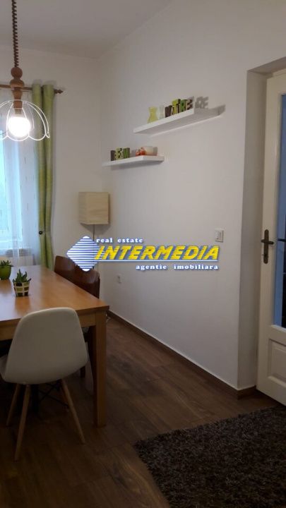 Casa de vanzare renovata complet  in Alba Iulia zona Centru 1200 mp Teren – fotografia 2 din 18
