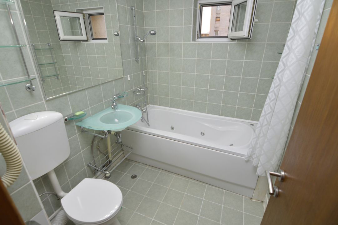 INCHIRIERE APARTAMENT 3 CAMERE UNIRII-CAMERA DE COMERT – fotografia 11 din 21