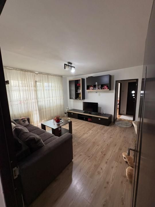 APARTAMENT 2 CAMERE COSTESTI – fotografia 1 din 8