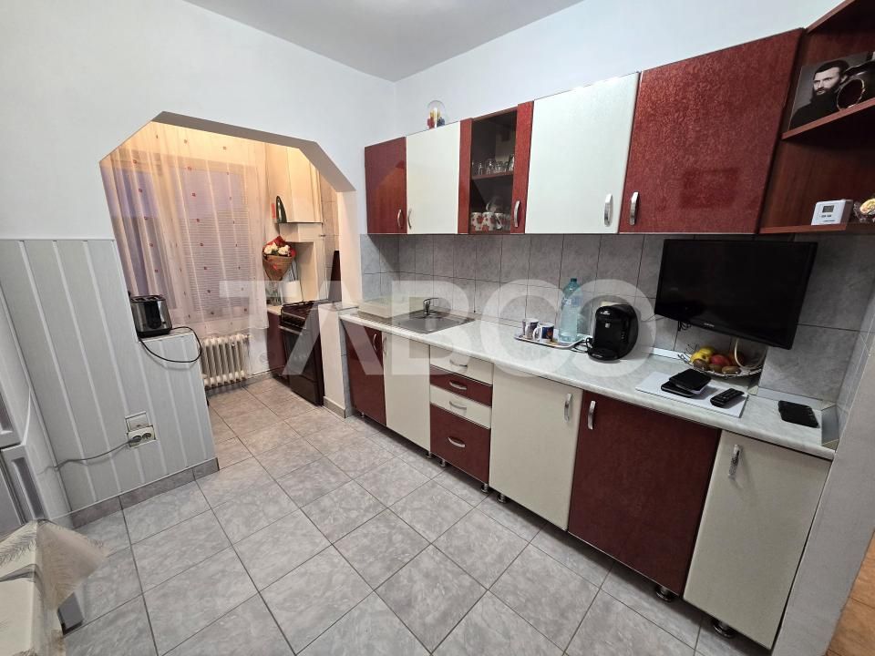 Apartament 2 camere decomandat balcon pivnita Terezian Sibiu – fotografia 10 din 12