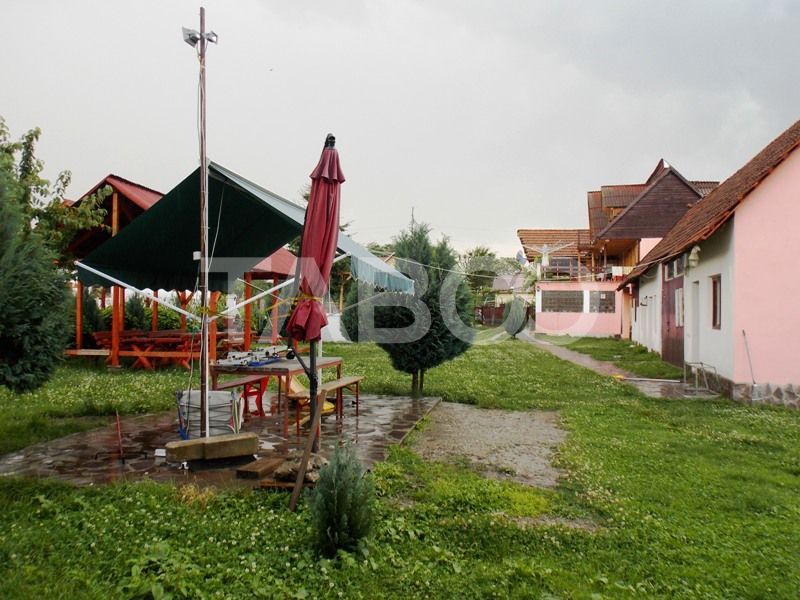 Pensiune de vanzare 13 camere si teren 3000 mp la cheie Comision 0% – fotografia 9 din 53