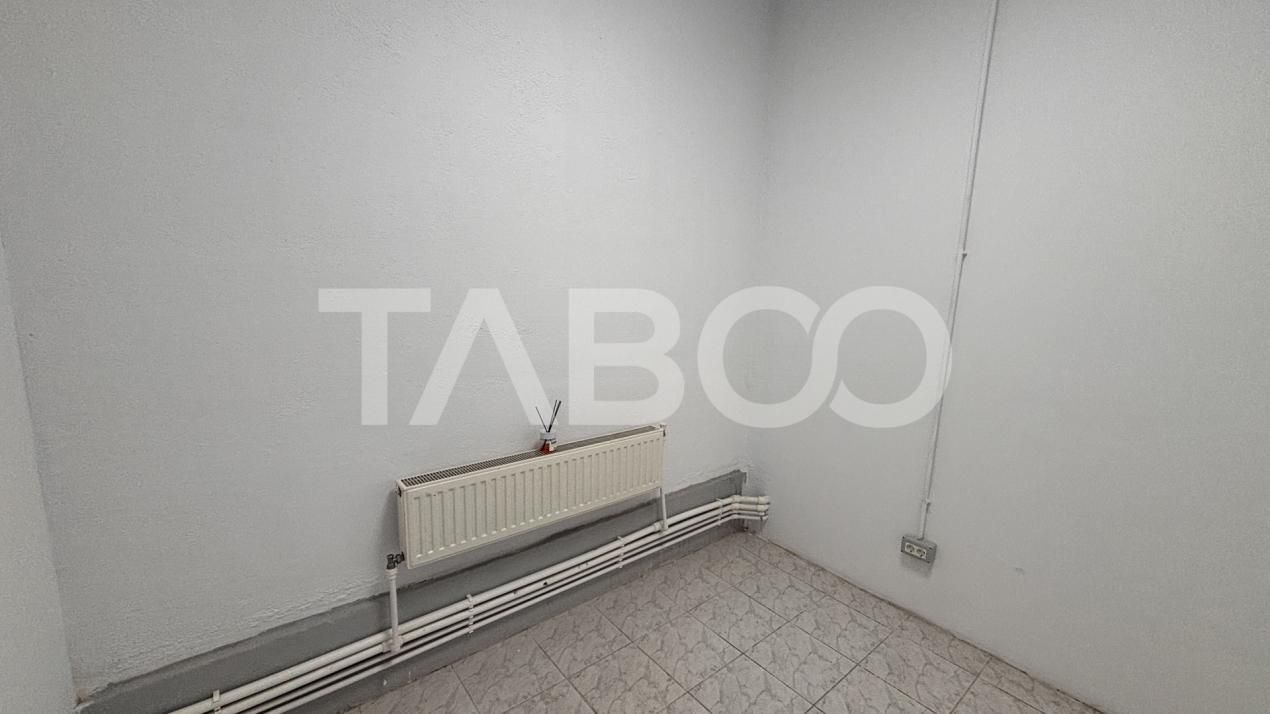 Spatiu comercial de inchiriat 250mpu renovat modern cu acces tir – fotografia 6 din 13