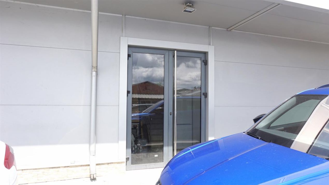 DE INCHIRIAT- SPATIU COMERCIAL 140 MP – fotografia 11 din 14