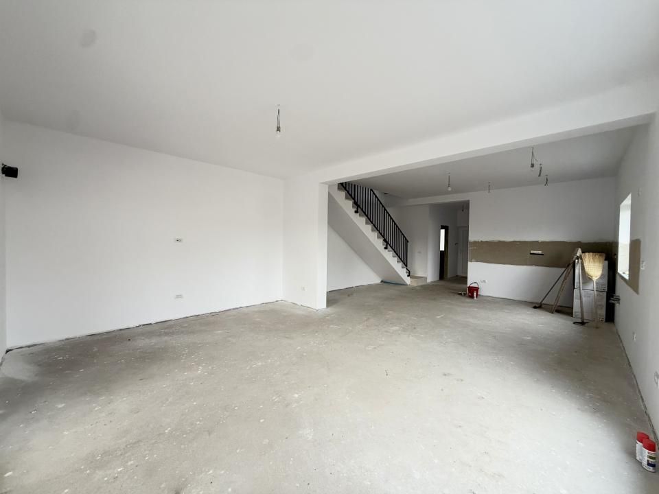 Duplex modern, 5 camere, 126 mp, teren 304 mp - Dumbravita – fotografia 2 din 12