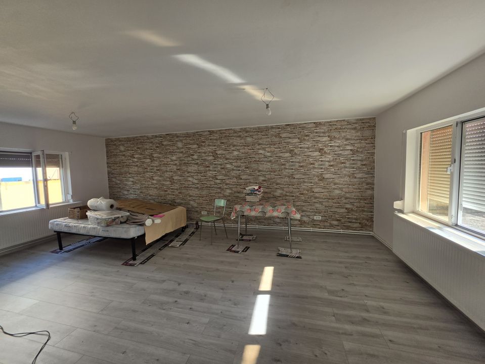 Oportunitate! Casa P+M înaltă, 4 camere, mobilata, utilata, Valu lui Traian! – fotografia 4 din 13