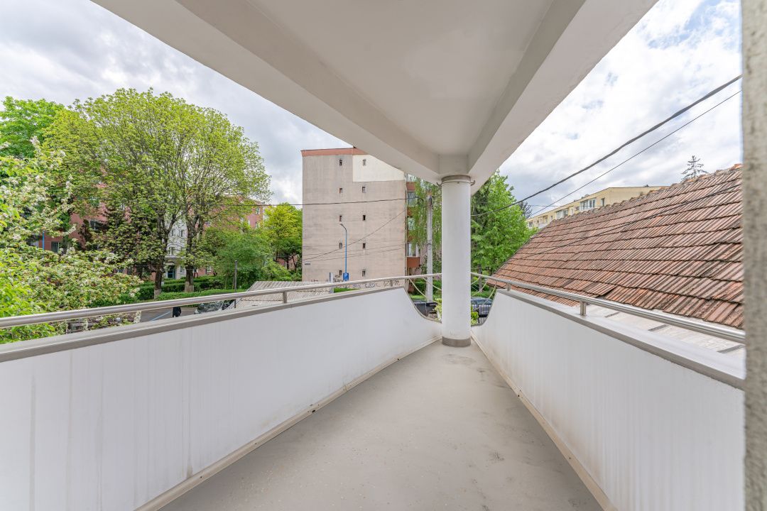 Casă cu arhitectură deosebită | Emil Racovita - Grivitei – fotografia 14 din 16