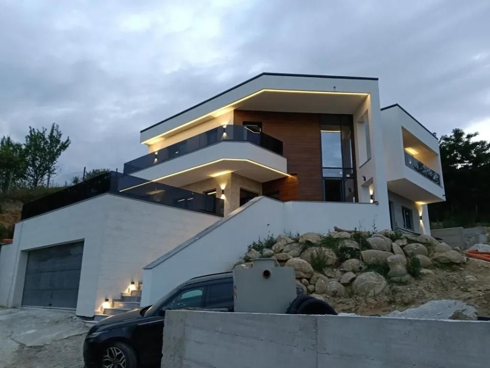 Casă premium cu vedere panoramică, 245 mp utili, teren 800 mp | Feleacu – fotografia 1 din 9
