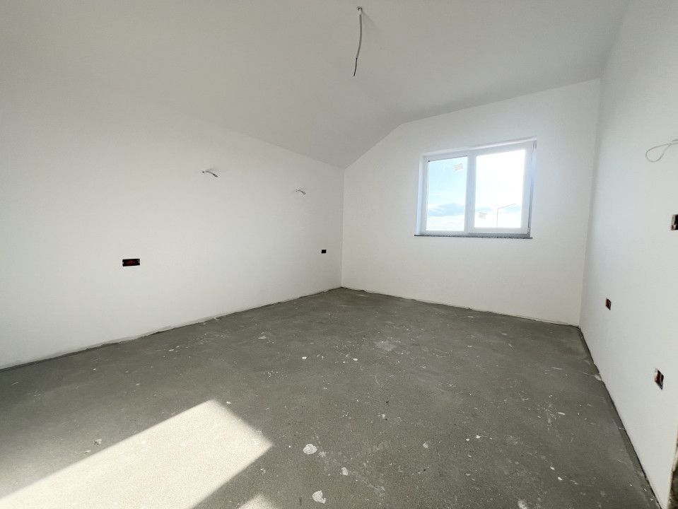 Duplex, 130mp utili, 250mp teren, 4 Camere, Constructie Noua -Giarmata – fotografia 9 din 17