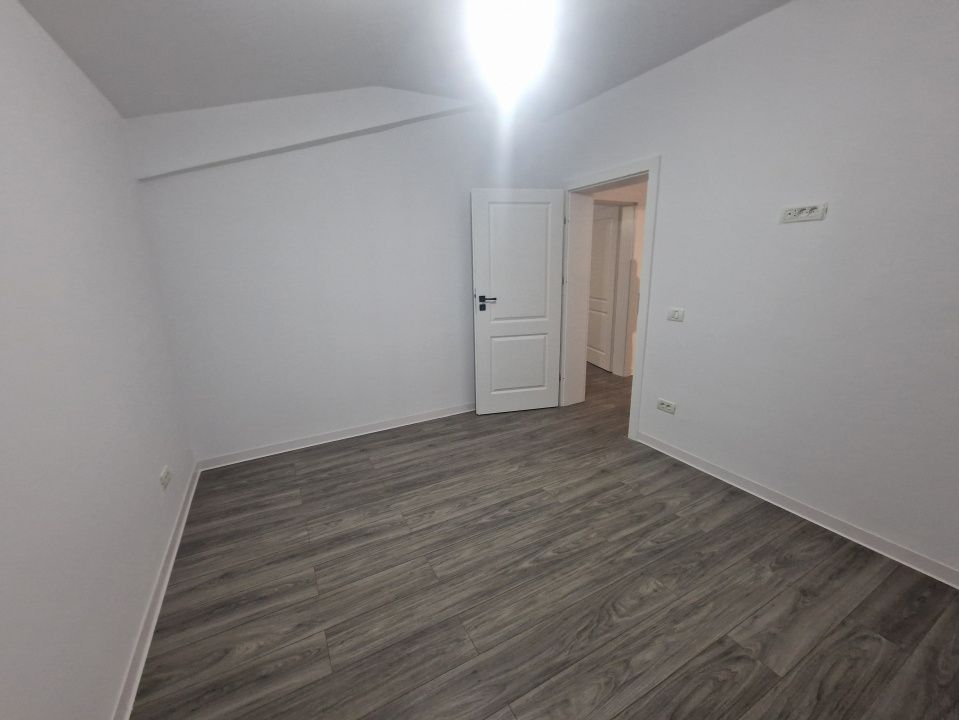 Duplex de vanzare cu 3 camere si teren de 309 mp - Recas – fotografia 8 din 18
