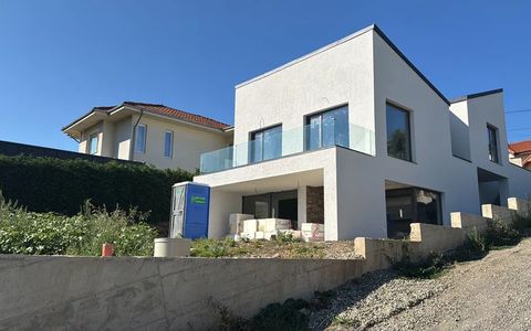 Casă modernă P+E, 137 mp utili, teren 500mp, terasă panoramică | Chinteni