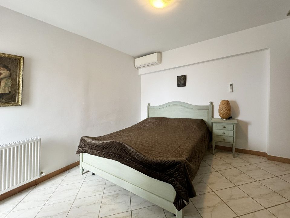 Faleza nord, vedere frontală la mare, apartament cu 4 camere, termen lung – fotografia 10 din 15