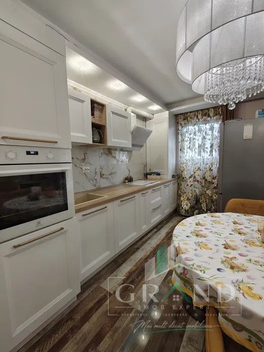 APARTAMENT PREMIUM | 3 CAMERE | 71 MP+TERASĂ 8 MP | VIVO–RĂZOARE – fotografia 6 din 7
