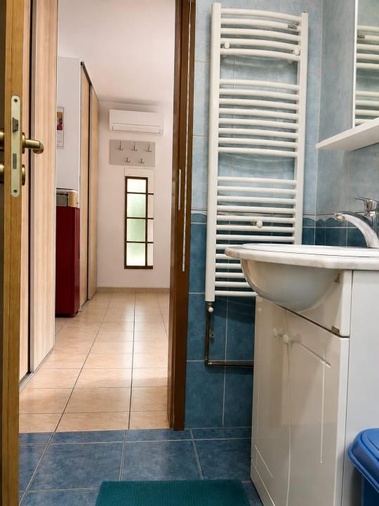 Apartament o camera, 40mp, etaj intermediar, zona Petrom – fotografia 3 din 5