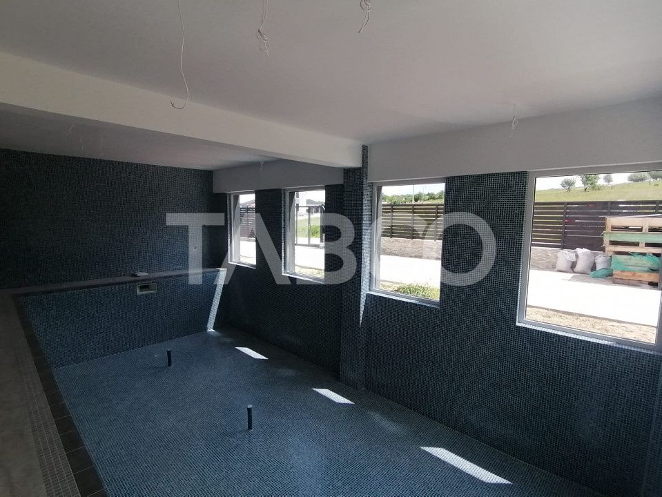 Casa moderna cu 5 camere, piscina si priveliste superba, Cisnadie – fotografia 14 din 26