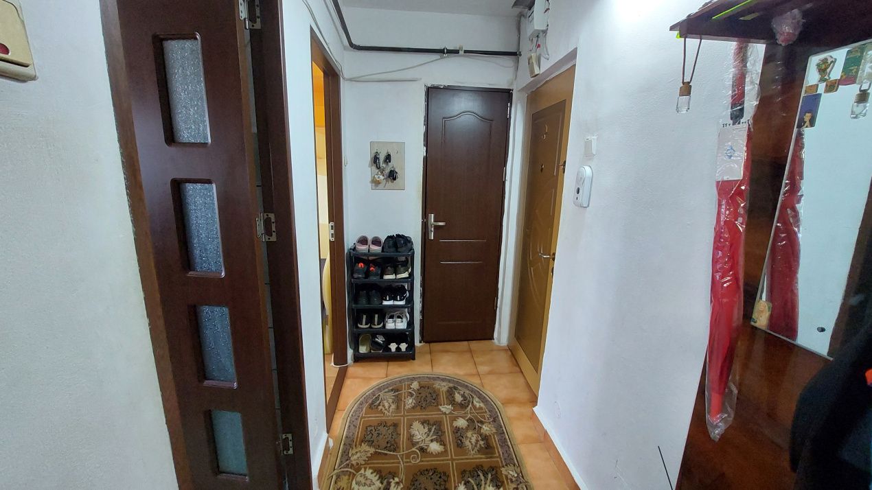 Apartament trei camere semidecomandat, etajul 5, Craiovita zona Niella – fotografia 7 din 7