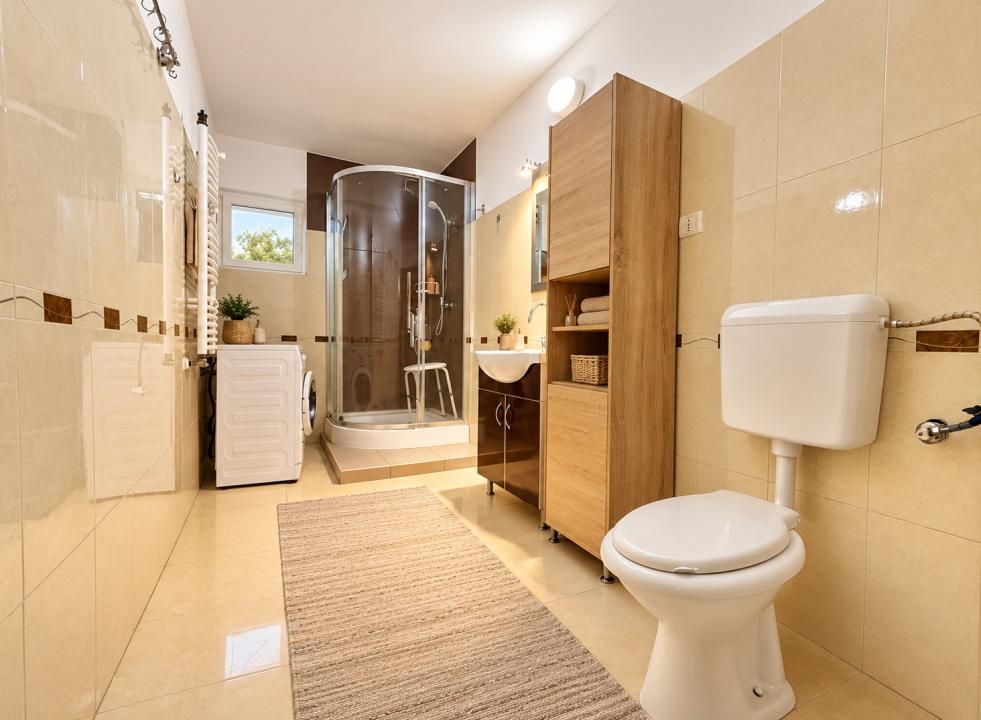 DE VÂNZARE CASĂ SPAȚIOASĂ ÎN PĂDURENI – fotografia 3 din 11