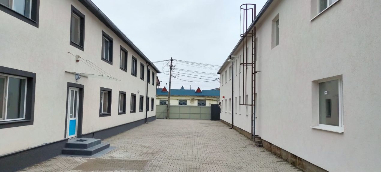 Clădire multifuncțională de vânzare – 24 locuinte, curte, randament ridicat – fotografia 4 din 28