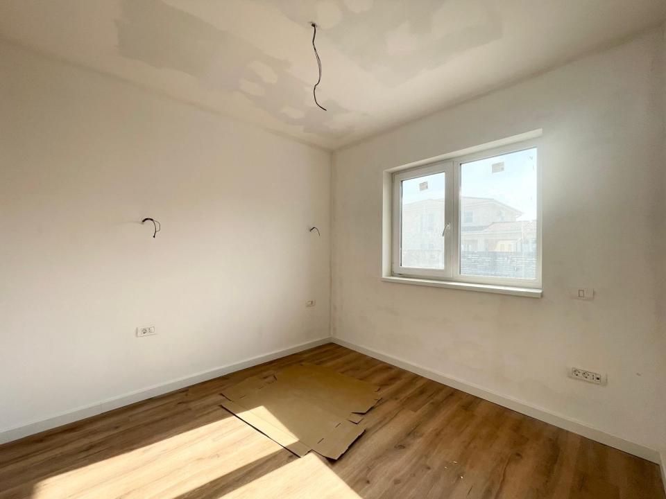 Duplex cu 5 camere separat prin camera tehnica - Mosnita Noua – fotografia 5 din 14