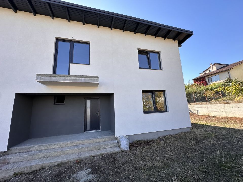 CASA NOUA I DE VANZARE I 120 MP I CETATE I FINISATA LA CHEIE I 4 CAMERE I – fotografia 4 din 18