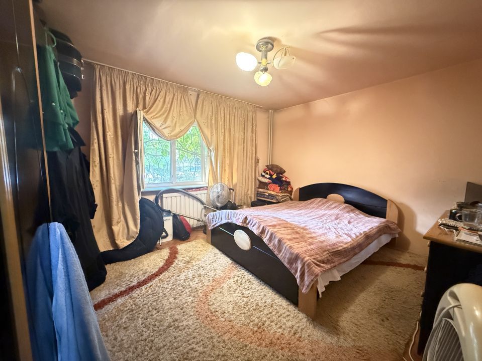 Apartament cu 3 camere, decomandat, 95 mp, parter - Girocului – fotografia 2 din 10