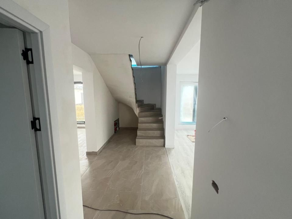 Casa-Vila-4Camere-108mp-Parter-Etaj-Curte-300mp-Incalzire-Pardoseala-Sanpetru – fotografia 8 din 13