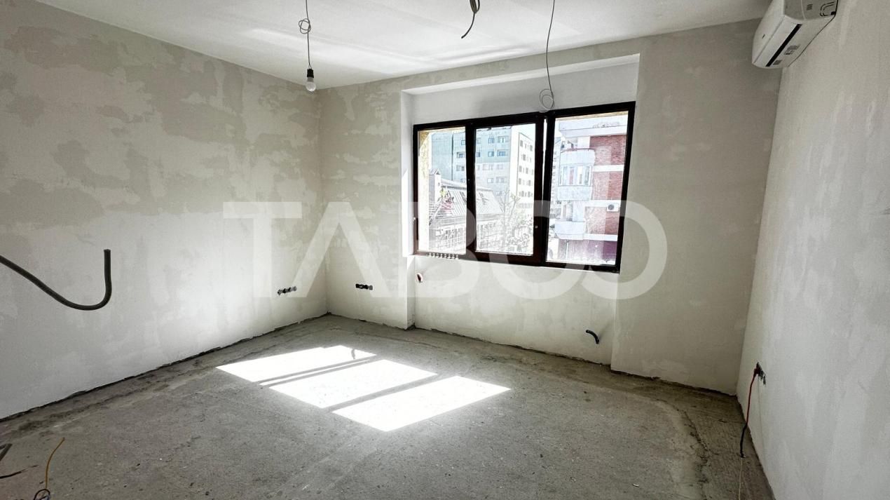 De vanzare apartament 3 camere 56mp nemobilat cu balcon Central – fotografia 1 din 6