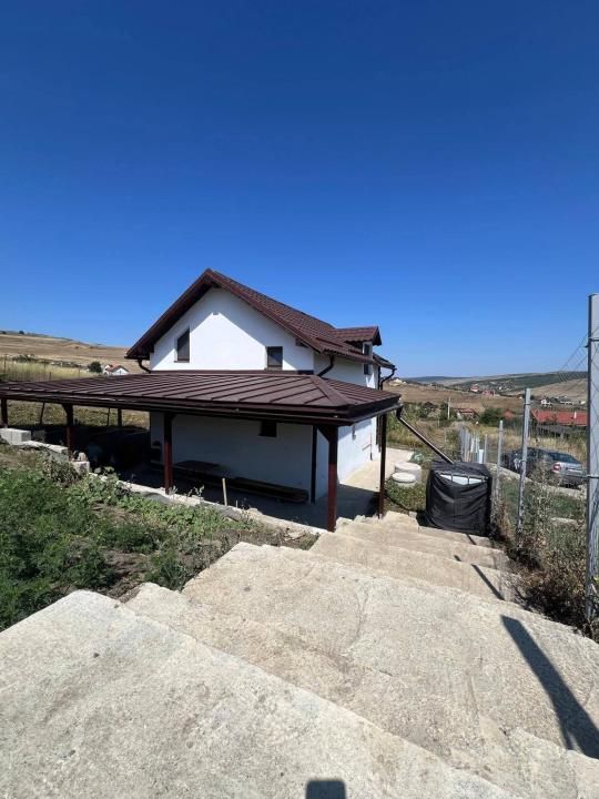 Casă finisată, cu vedere la lac, 537mp teren, Câmpenești – fotografia 1 din 7