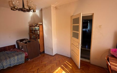 Casă P+1 de vânzare, 4 camere, aproape de centru, ideală pentru locuit