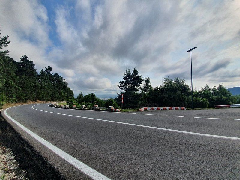Teren cu priveliste superba si deschidere la drumul de Poiana Brasov – fotografia 4 din 16