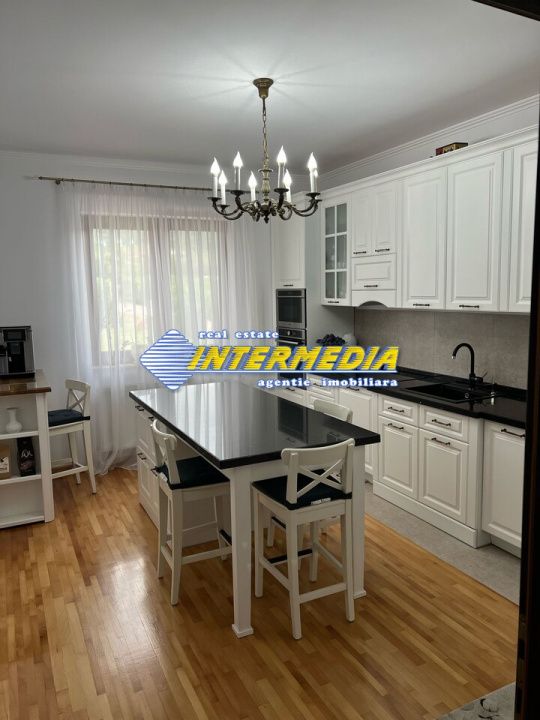Casa noua construita pe un nivel in Cetate, ultrafinisa – fotografia 2 din 12