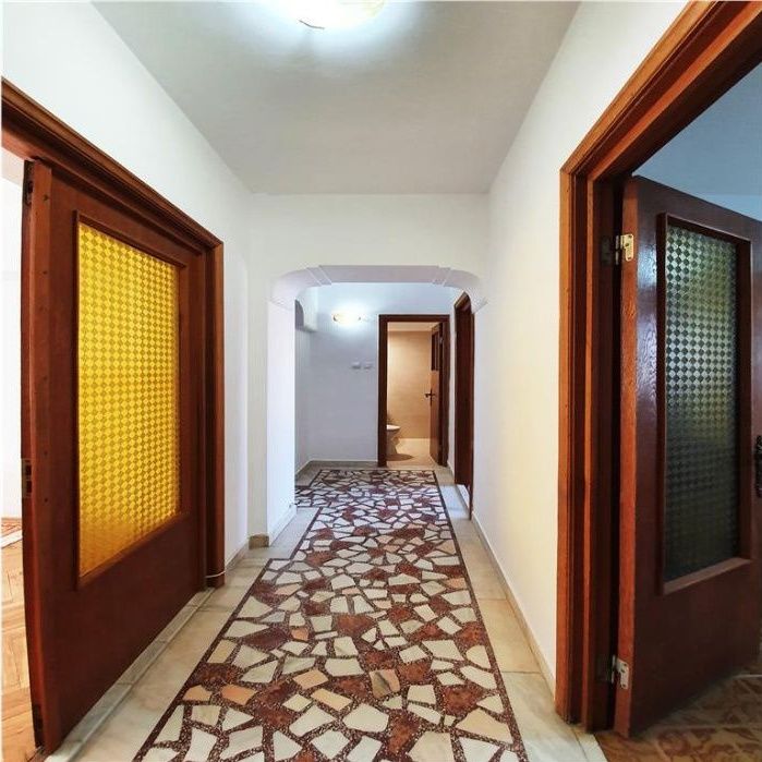 Apartament 3 camere de închiriat în zona Tomis II – mobilat și utilat complet – fotografia 5 din 9
