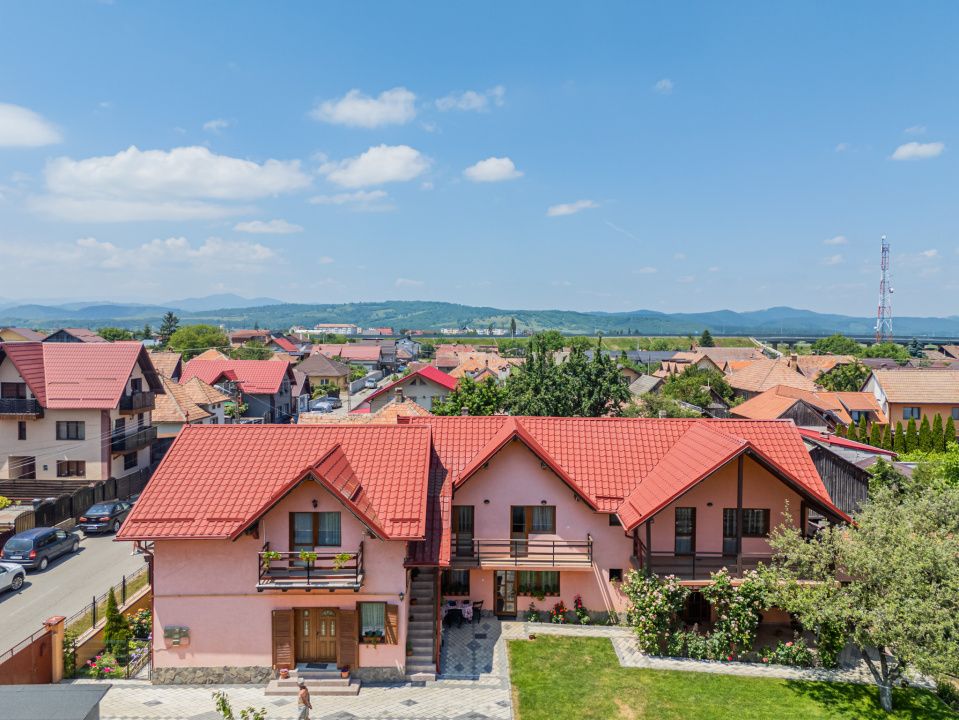 Proprietate/casa  unică în Râșnov, Brasov, Comision 0% – fotografia 2 din 35
