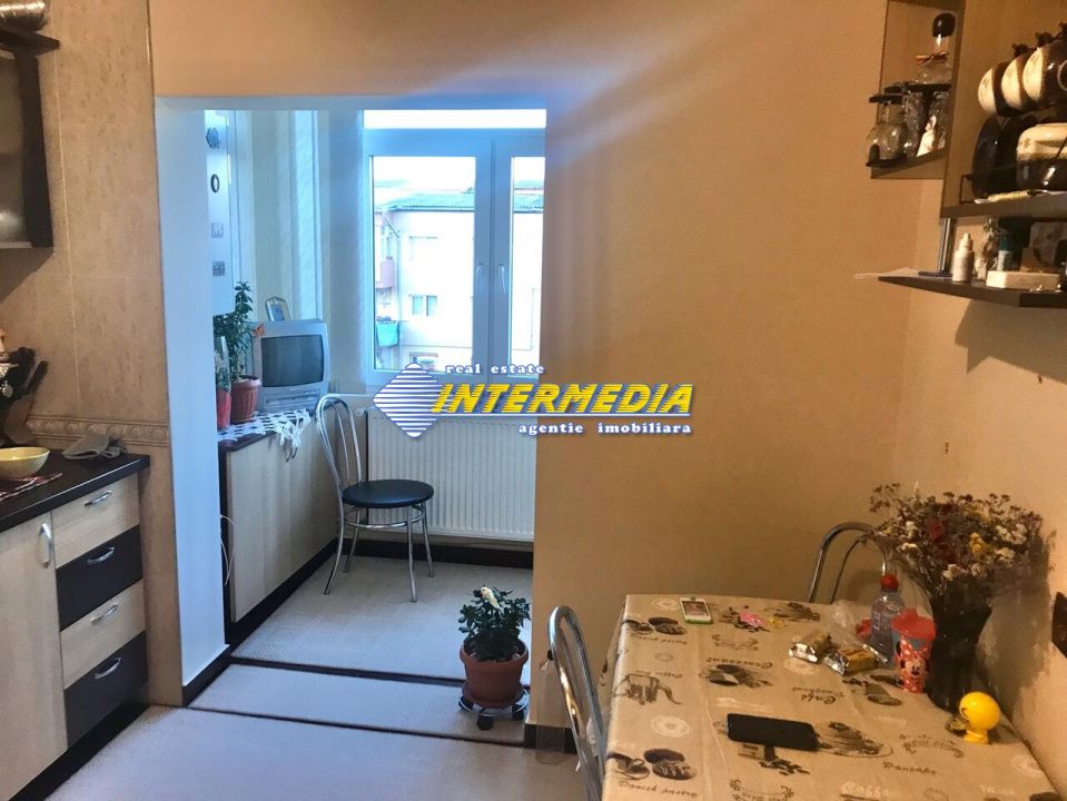 Apartament 3 camere decomandat de vanzare etaj 3 finisat – fotografia 7 din 8