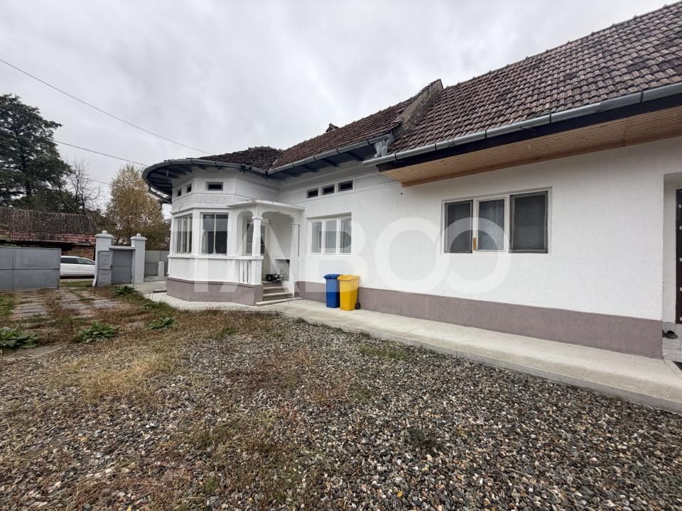 Casa cu potential de investite 8 camere 392 mpu teren 5724 m Gura Vaii – fotografia 2 din 16