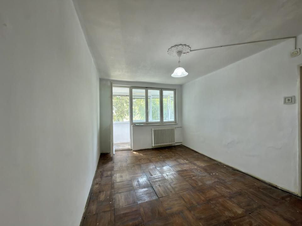 Apartament 2 camere, etaj 2, decomandat - zona Sagului – fotografia 4 din 10
