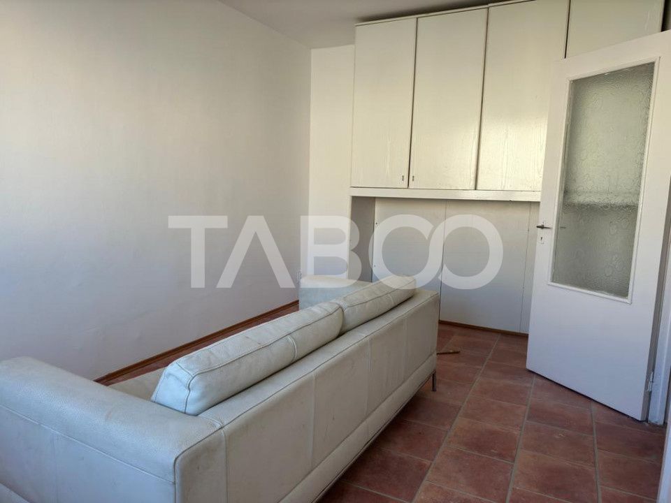 Apartament semidecomandat 2 camere etaj 3 zona Garii Fagaras – fotografia 3 din 4