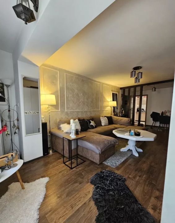 Apartament 3 camere CETATE Bulevard Etaj 3 Renovat Total Mobilat Beci Parcare – fotografia 12 din 22