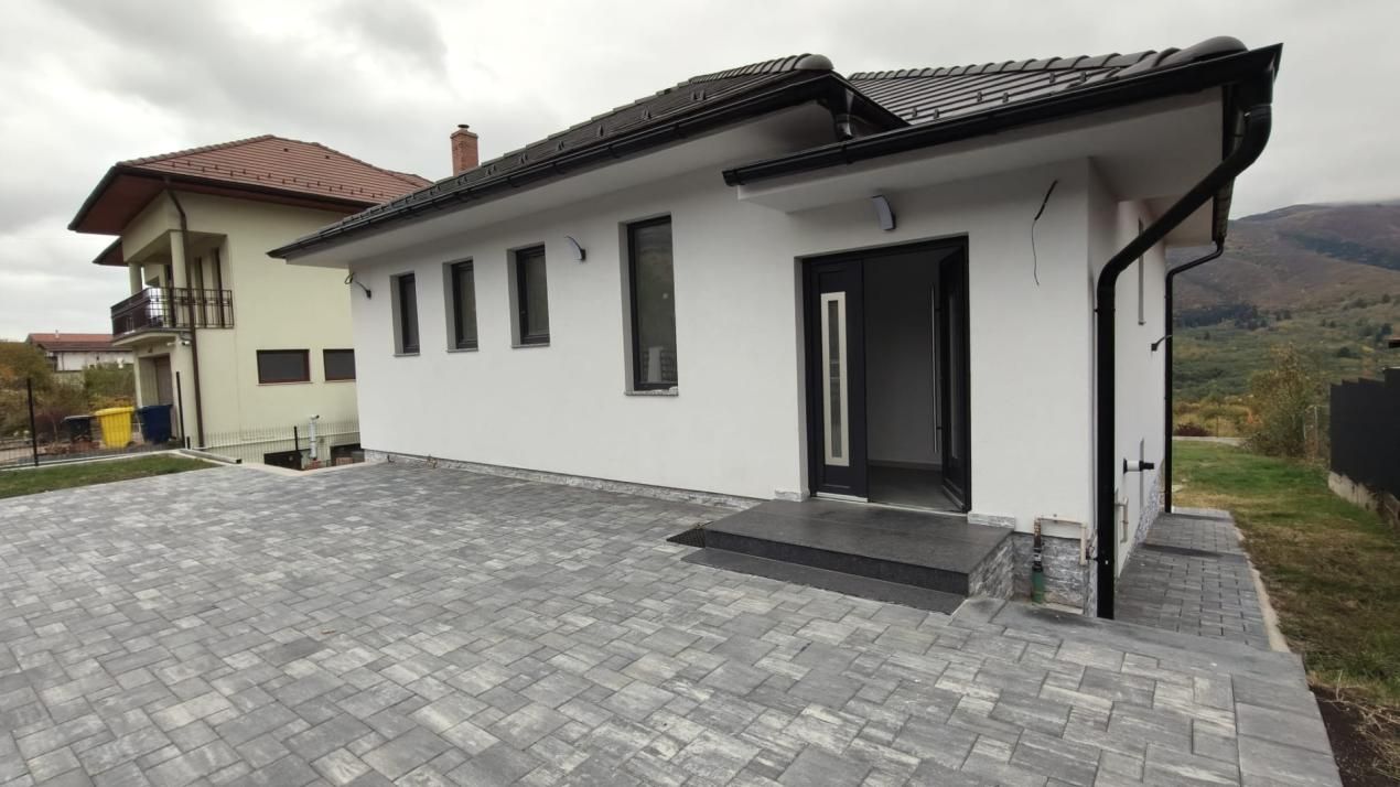 Casa individuala cu priveliste spre munte – fotografia 6 din 25