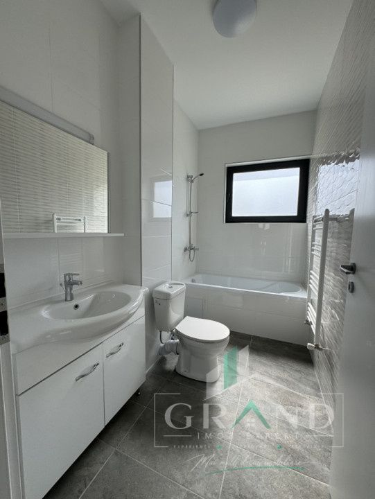 OPORTUNITATE!Casă individuală | 4 camere | 3 băi | Garaj | Terasă | Dezmir – fotografia 6 din 36