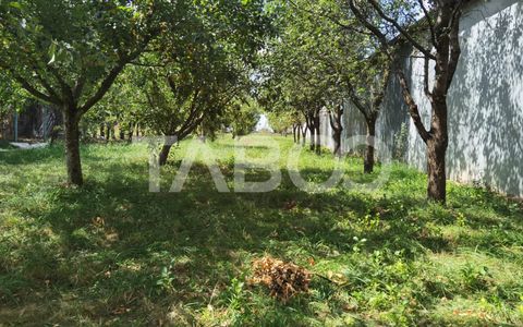 Teren intravilan de vanzare 1100 mp cu deschidere 14 ml Poplaca