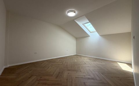 Apartament cu 2 camere, decomandat, 50 mp utili, etaj 3-zona Sud Plaza