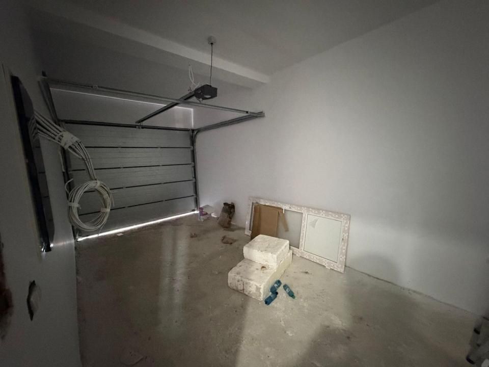 Duplex despartit | 5 camere | Garaj | Finisaje premium | 3 bai | Asfalt – fotografia 19 din 21