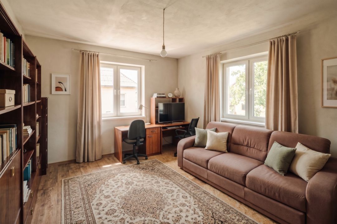Casă P+M în Satchinez | Teren 680 mp | Garaj Dublu & Stație Încărcare EV – fotografia 1 din 15