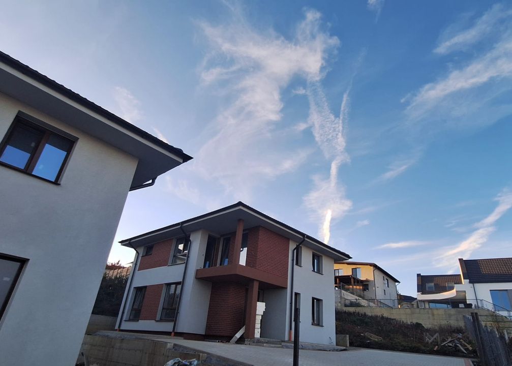 Case individuale nZEB, 119 mp utili și terenuri de 416–584 mp | Dezmir – fotografia 4 din 9