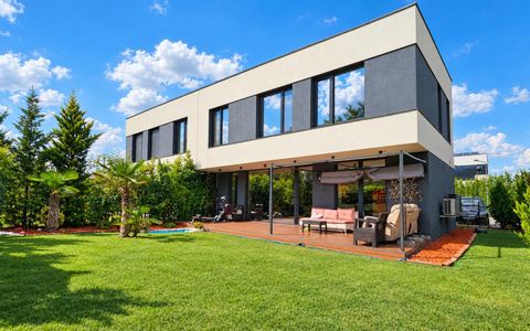Modern Smart Villa 153 Sqm | 4 Rooms + 2 Parking | Tunari - Amber Gardens