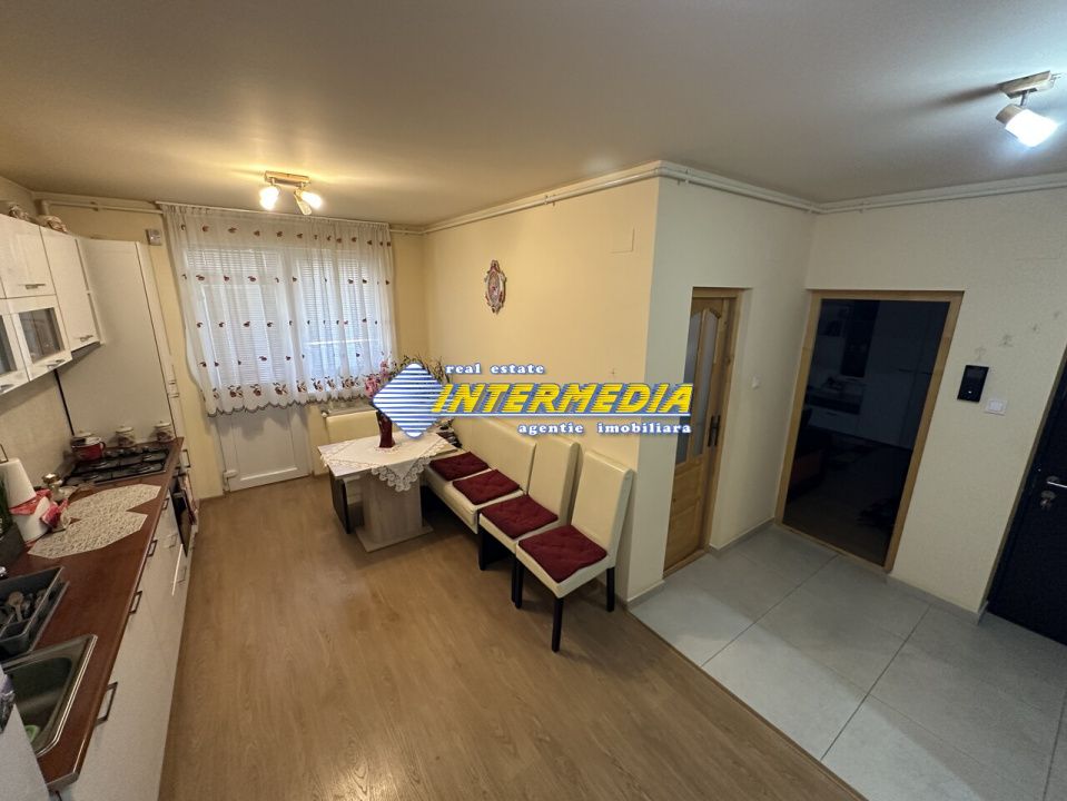 Apartament 2 camere Bloc Nou CENTRU Balcon Mansarda Boxa 12 mp Parcare Mobilat – fotografia 10 din 19