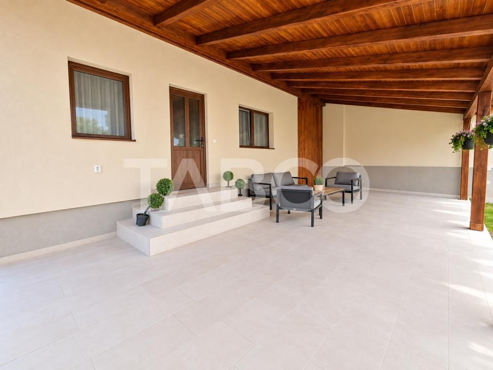 Casa individuala la prima inchiriere 4 camere terasa curte Sura Mica – fotografia 14 din 25