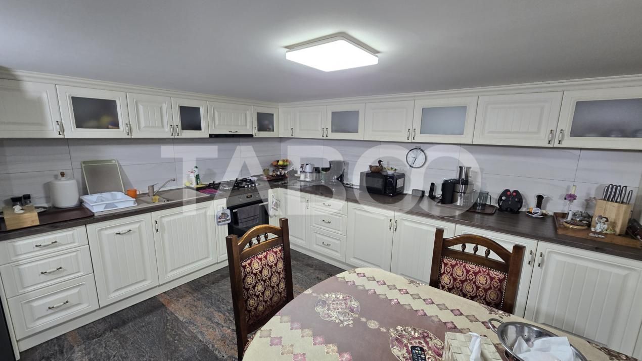 Casa individuala cu 10 camere de vanzare in zona Lupeni Sibiu – fotografia 9 din 27