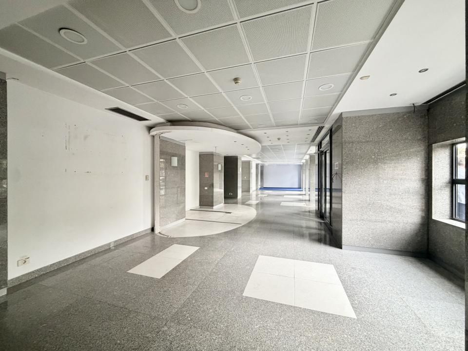 Spatiu comercial In Stefan cel Mare, Stradal, Vitrina 26 ml - Centrala Proprie – fotografia 9 din 21
