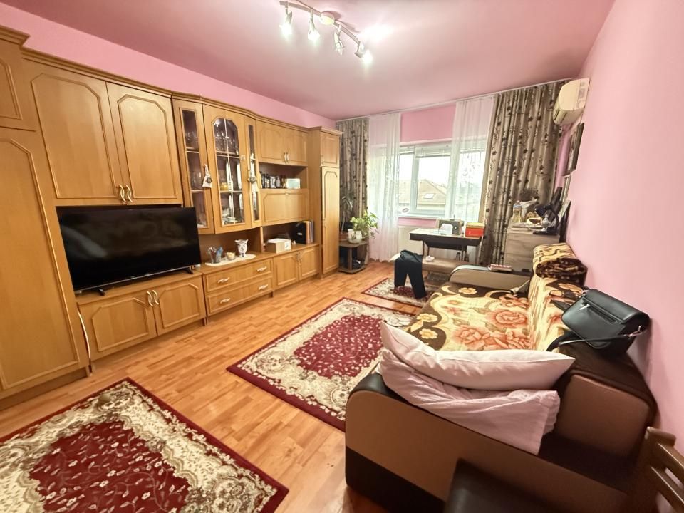 Apartament cu 3 camere, decomandat, 65 mp utili - Girocului – fotografia 1 din 9